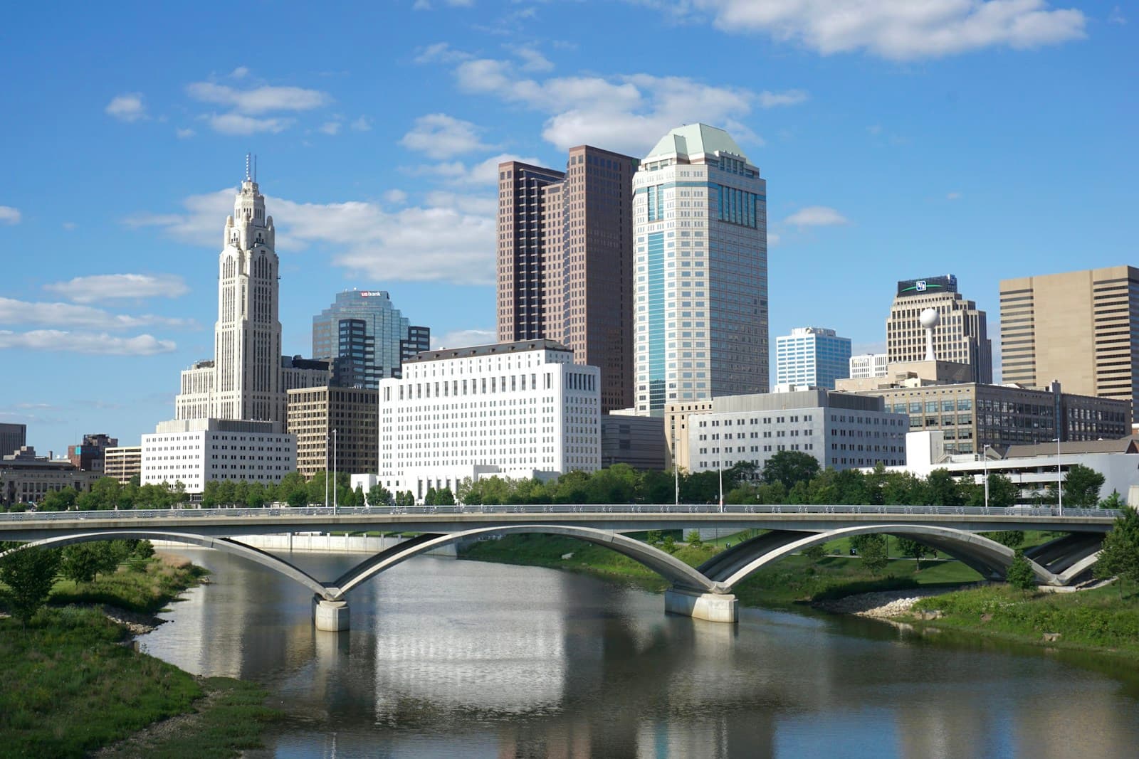 Columbus, Ohio cityscape and street view